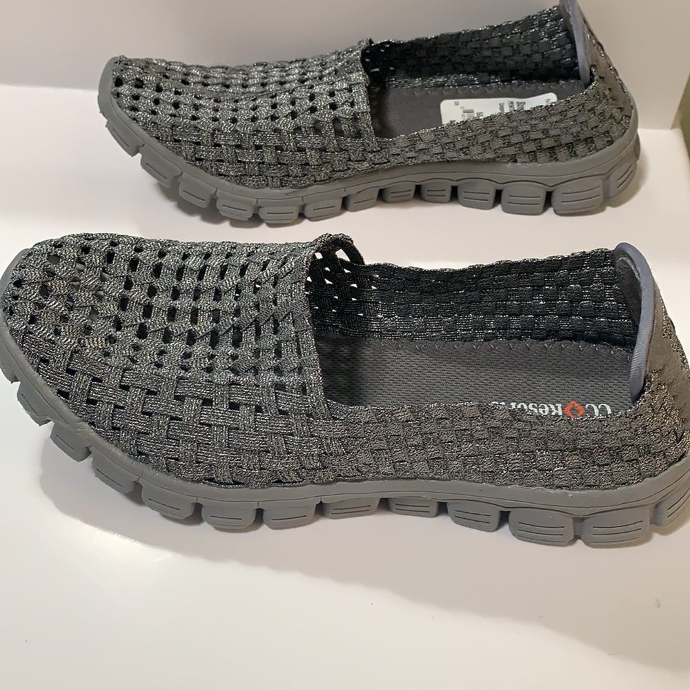 Ladies CC Resorts Pewter Gray Slip Ons Size 9